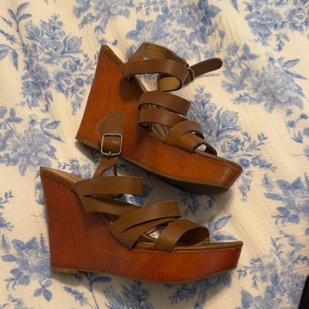 Lucky Brand Tan Multi-Strap Wedge Sandals - Picture 2 of 4